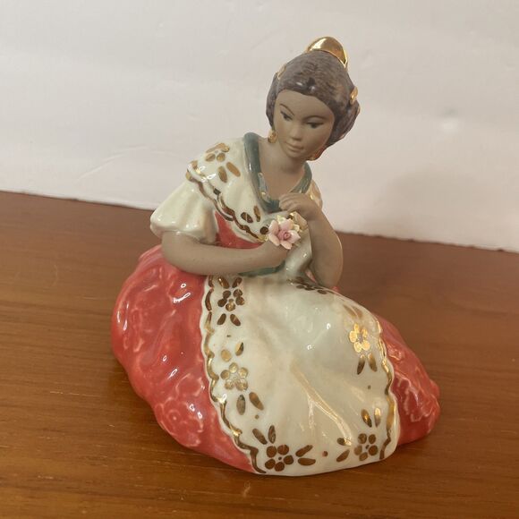 Vintage 1960 Arman Fallera Spanish Lady Porcelain Made in Spain Figurine 4.5 x 5 - Picture 2 of 8
